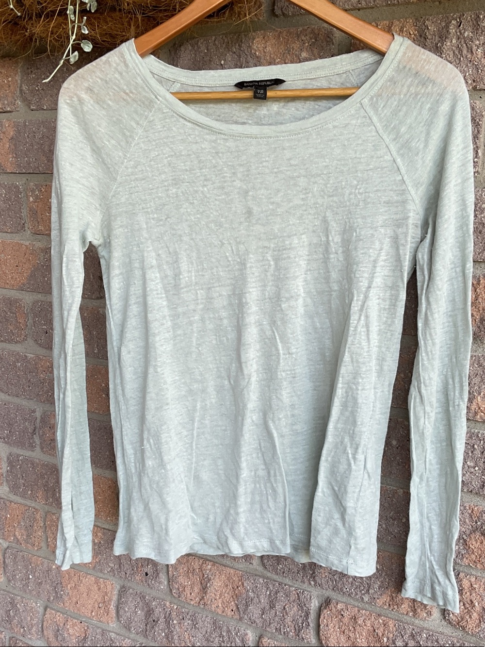 Banana Republic 100% Linen Light Mint Green Long Sleeve Top
